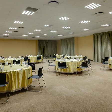Protea Hotel By Marriott Benin City Select Emotan Buitenkant foto