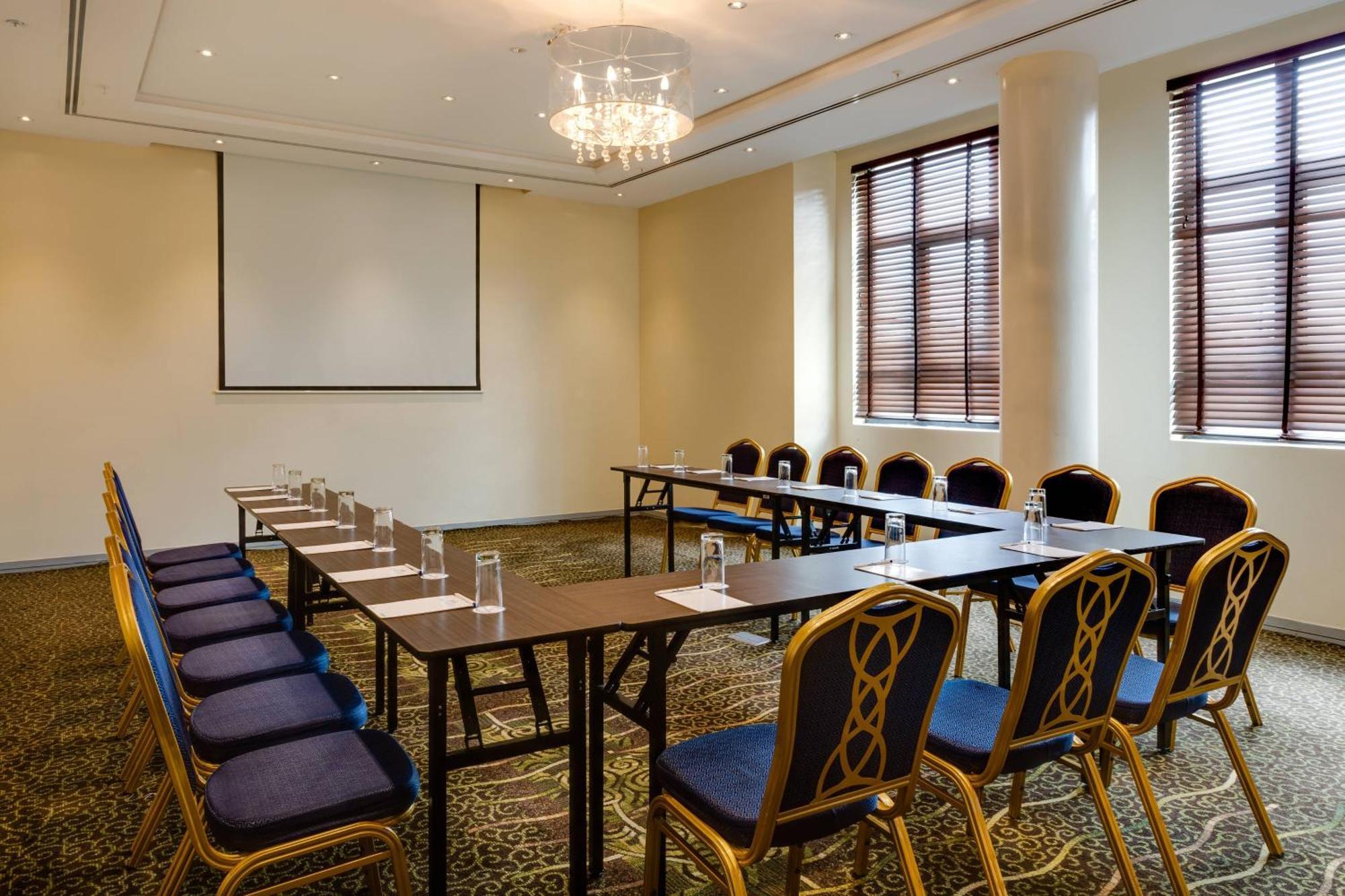Protea Hotel By Marriott Benin City Select Emotan Buitenkant foto
