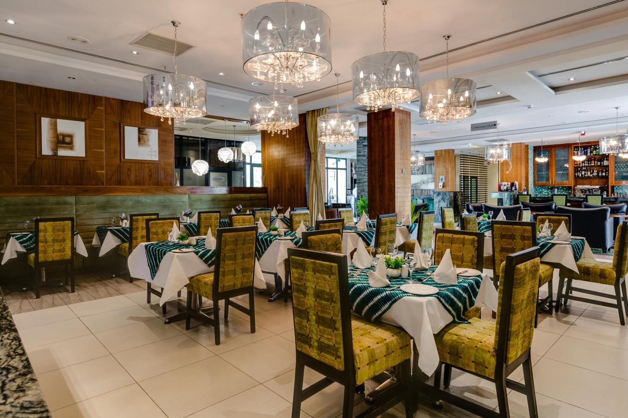 Protea Hotel By Marriott Benin City Select Emotan Buitenkant foto