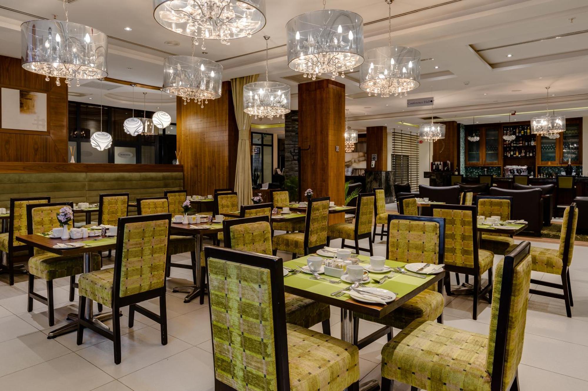 Protea Hotel By Marriott Benin City Select Emotan Buitenkant foto