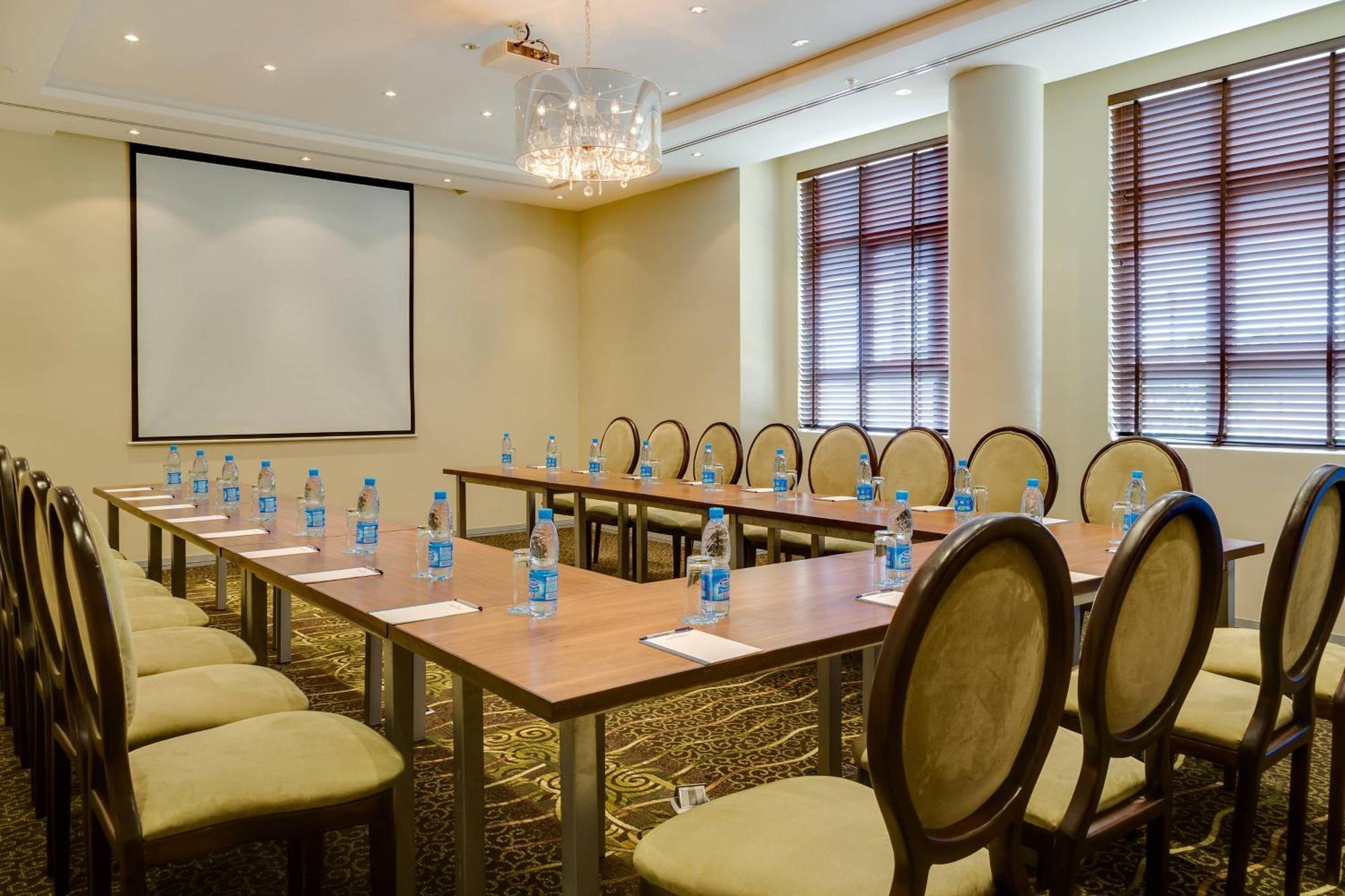 Protea Hotel By Marriott Benin City Select Emotan Buitenkant foto