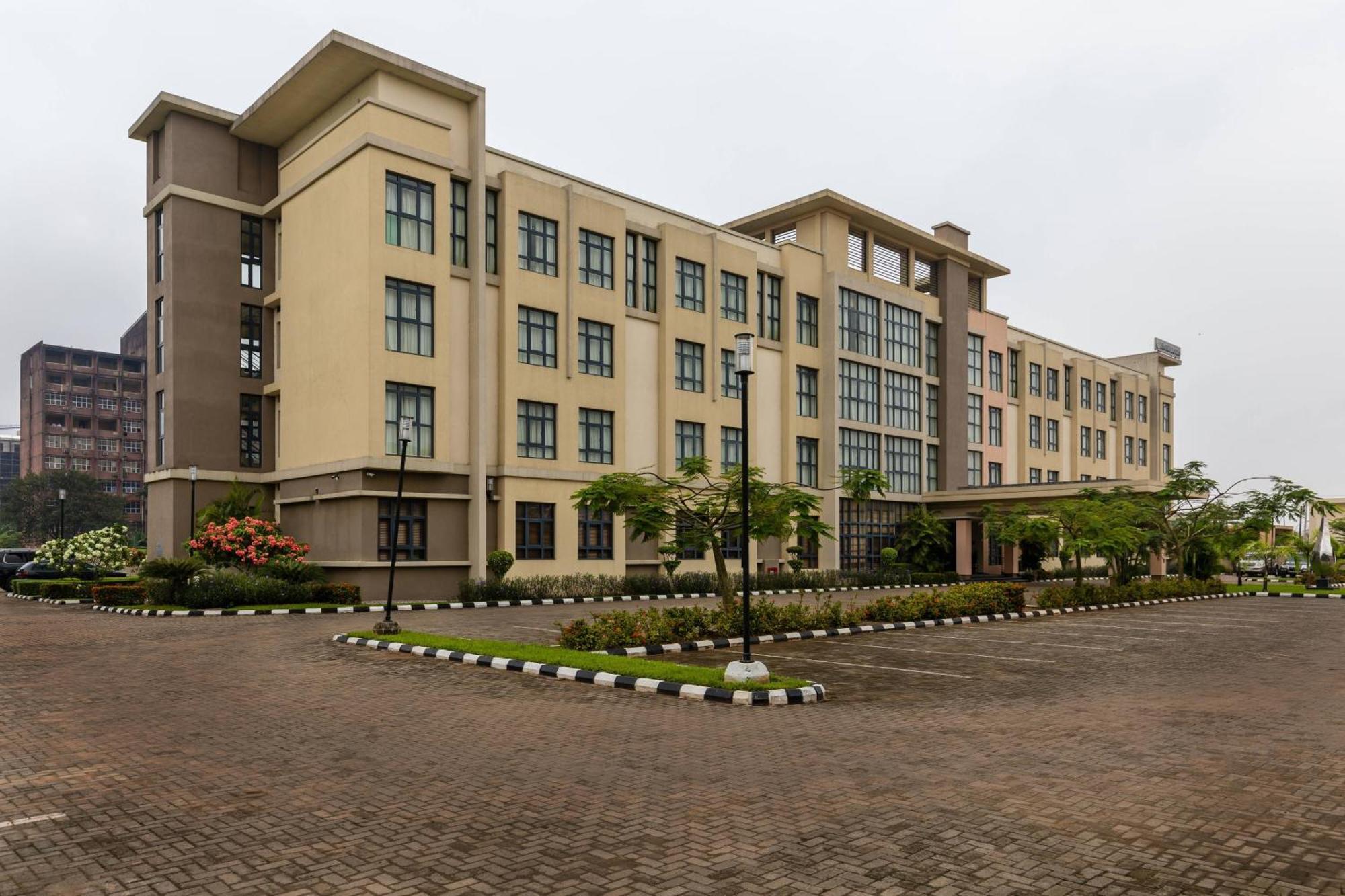 Protea Hotel By Marriott Benin City Select Emotan Buitenkant foto