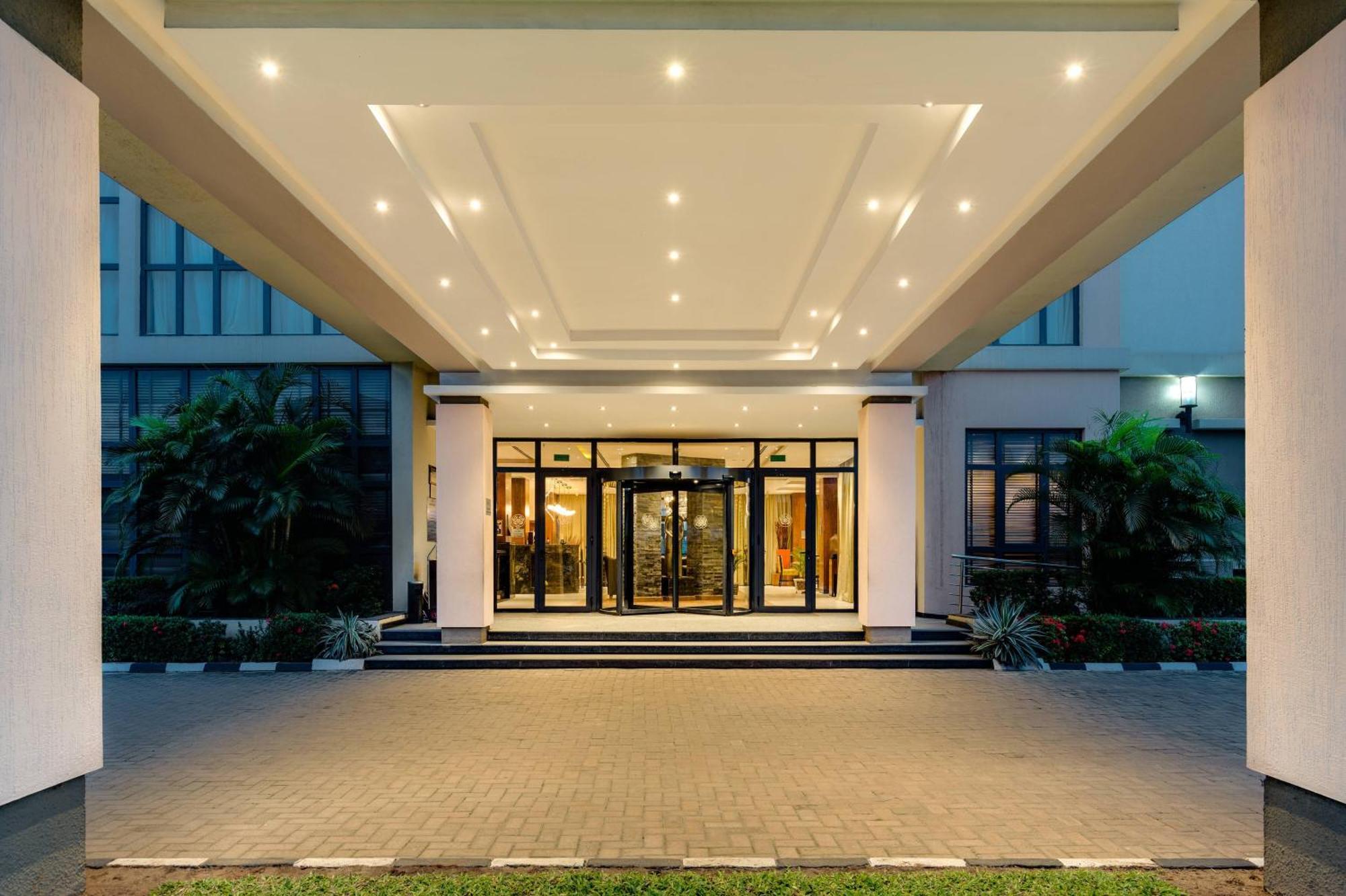 Protea Hotel By Marriott Benin City Select Emotan Buitenkant foto