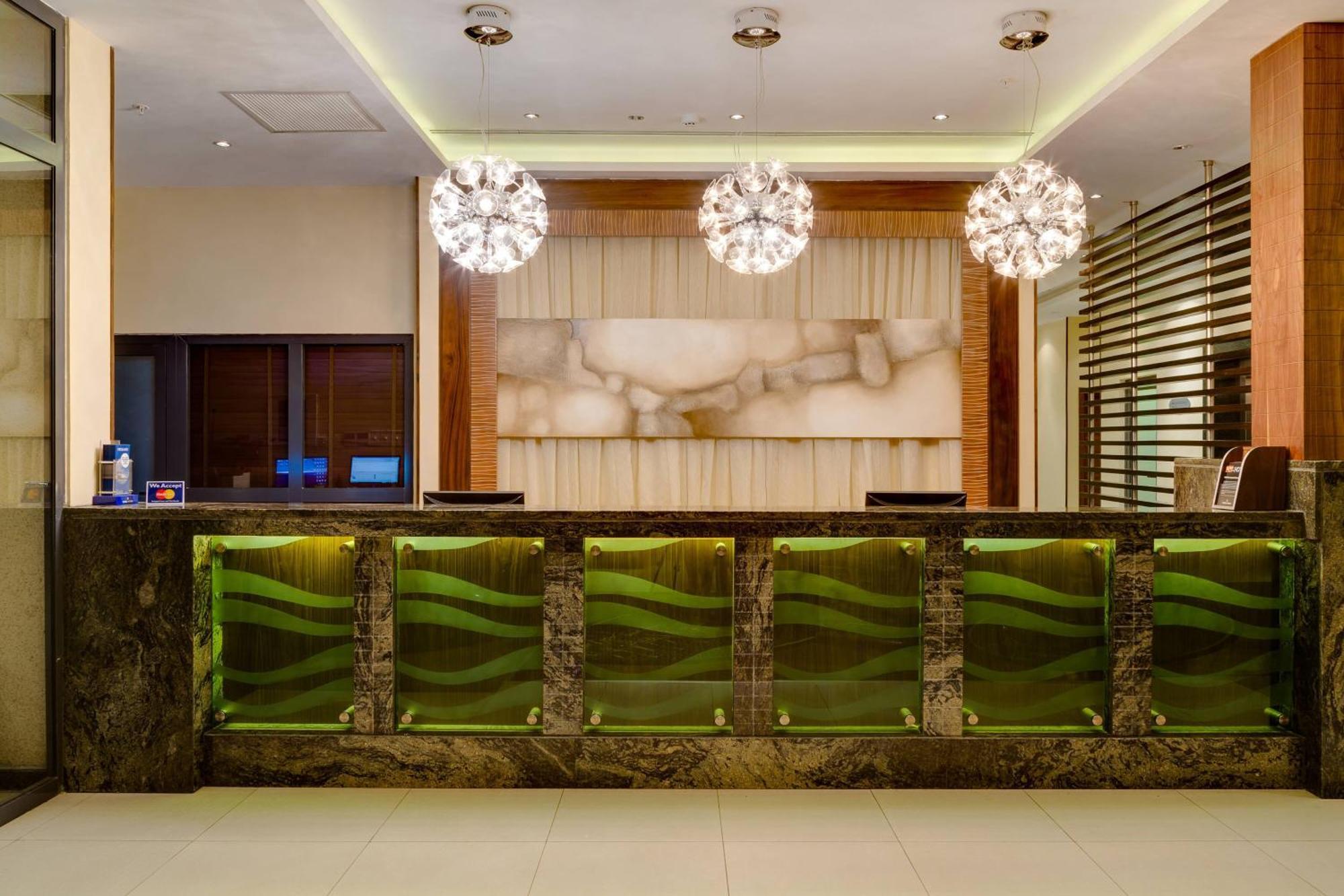 Protea Hotel By Marriott Benin City Select Emotan Buitenkant foto