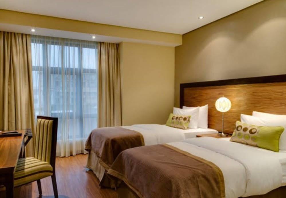 Protea Hotel By Marriott Benin City Select Emotan Buitenkant foto